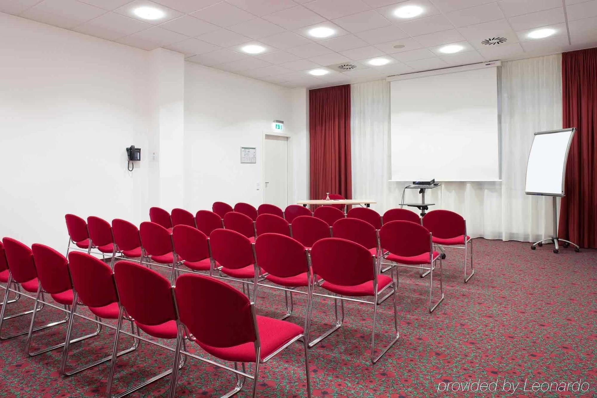 Hotel Ibis Hauptbahnhof 3*